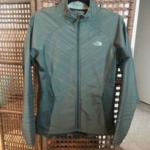 Beautiful The North Face jacket.   Worn twice.